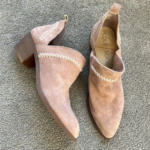 Sole society size 9 blush booties